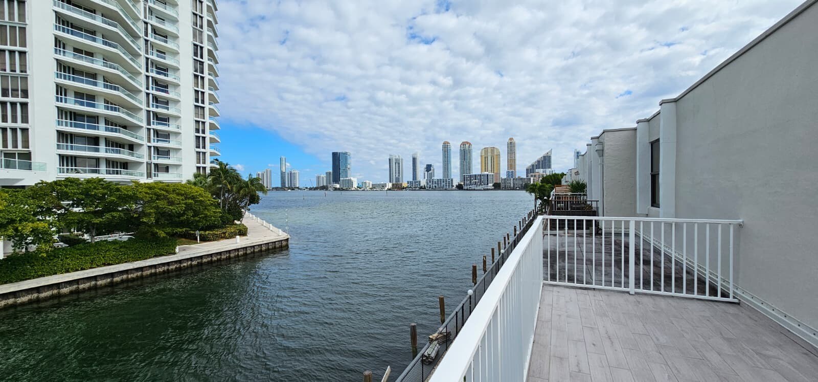 Building Photo - 3745 NE 171st St