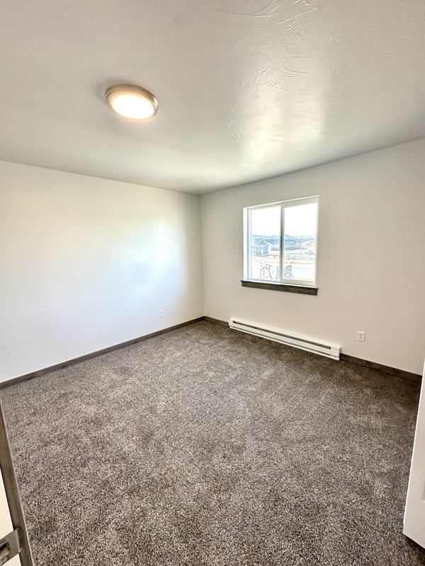 Building Photo - 3187 Queen Anns St