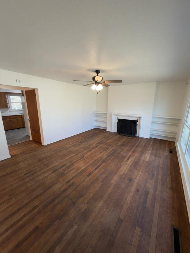 Building Photo - 1915 23rd St