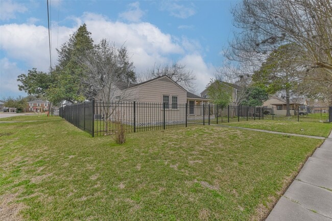 Building Photo - 7740 Camwood St