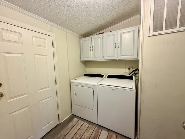 Building Photo - 158 Fieldstone Dr