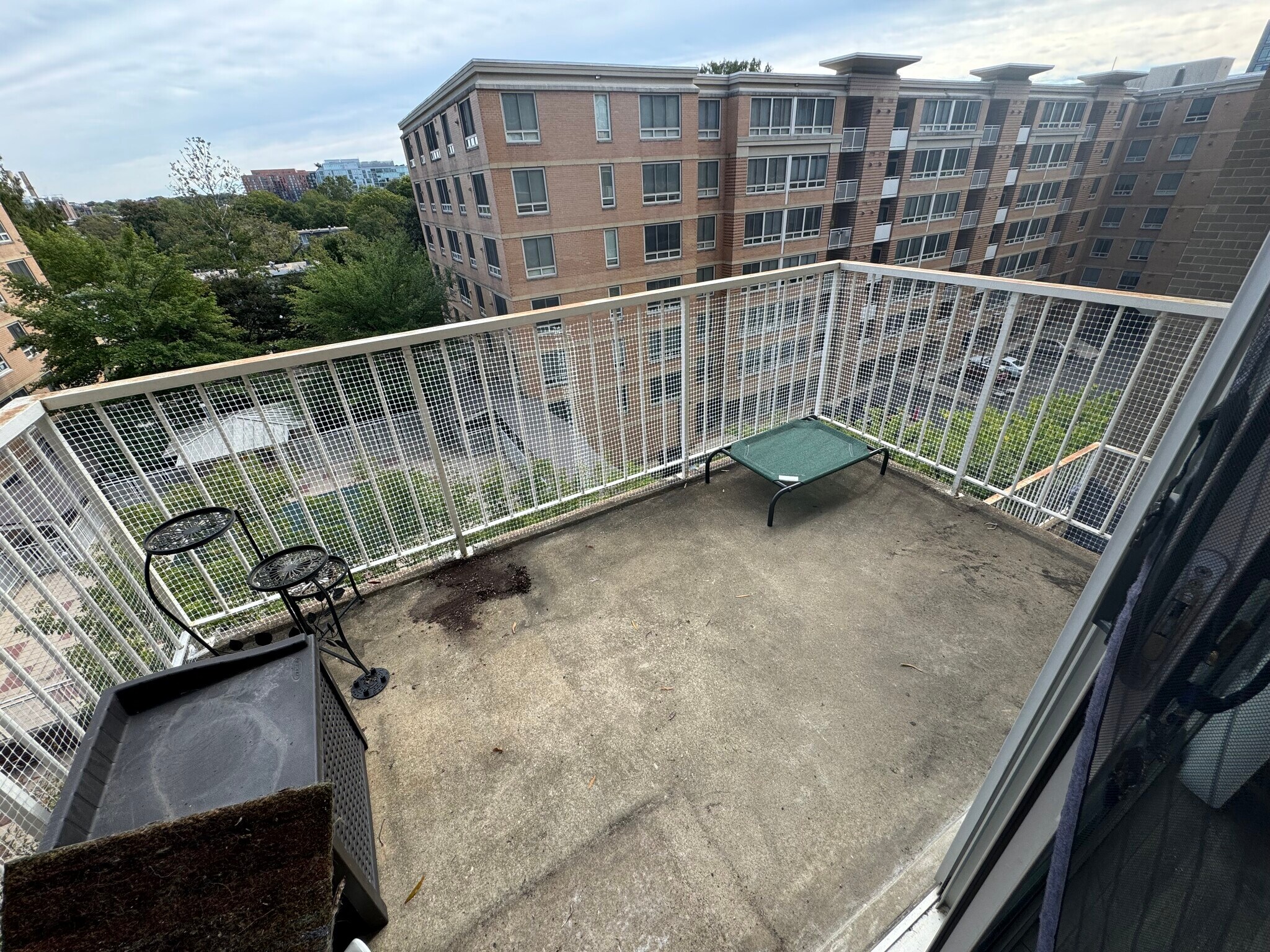 Large balcony - 800 4th St SW