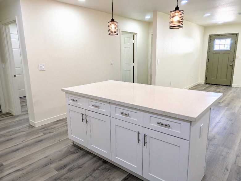 Building Photo - 1358 N Murray St