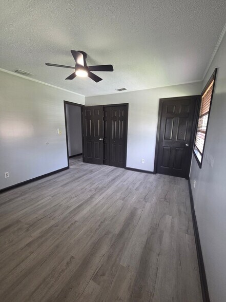 Building Photo - 3109 Cabin St