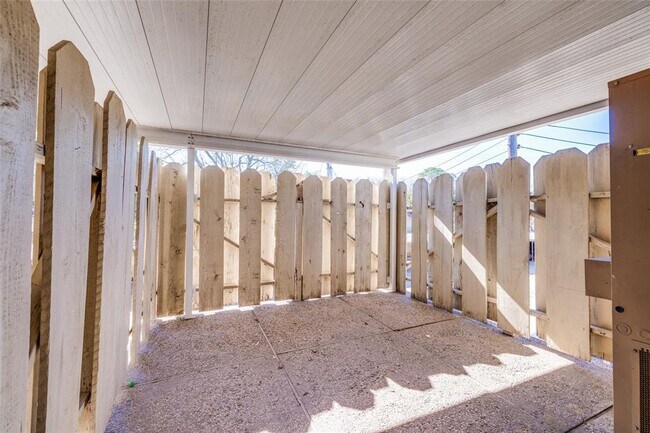 Building Photo - 7225 Beechnut St