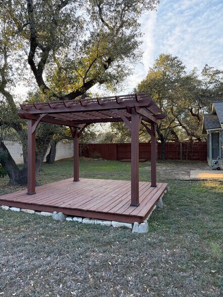 Back yard and pergola - 3209 Pepper Grass Trail