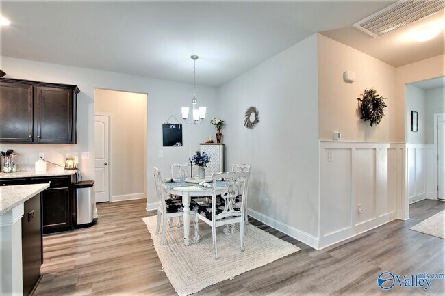 Building Photo - 155 Grey Fawn Trail