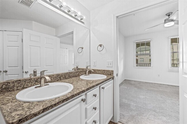 Building Photo - 501 Knights Run Ave