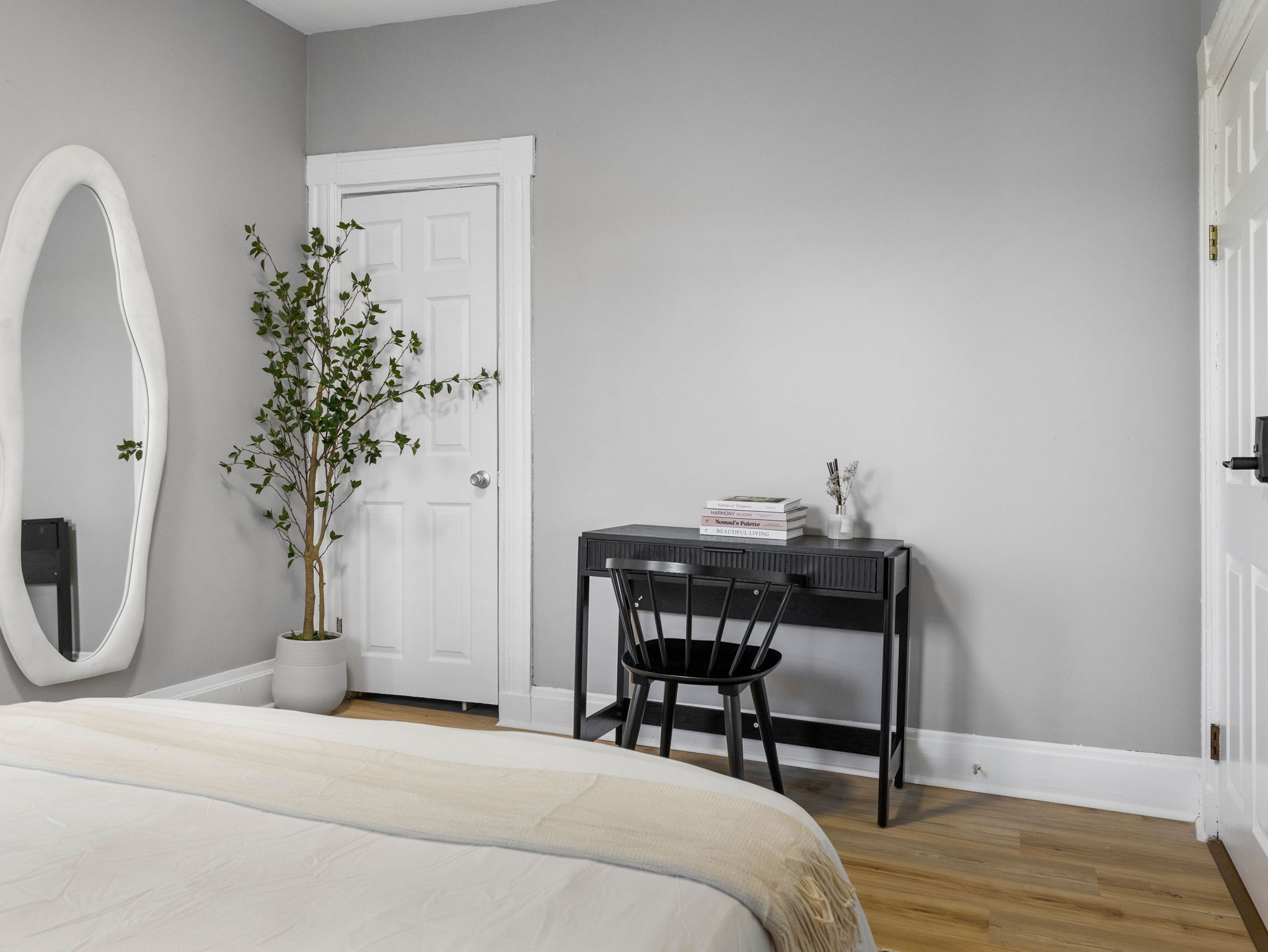 Building Photo - 168 School St