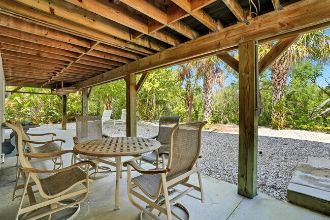 Building Photo - 1679 Serenity Ln