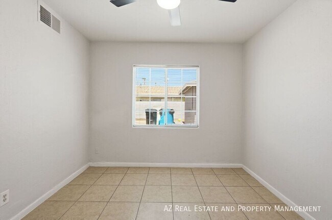 Building Photo - 1040 N 16th St