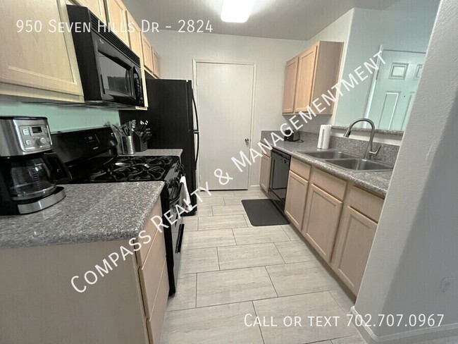 Building Photo - 950 Seven Hills Dr