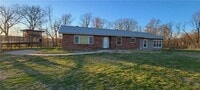 Building Photo - 3810 N Rainbow Farm Rd