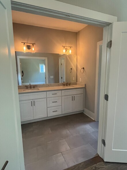 Bathroom1 - 1509 Wayne Dr