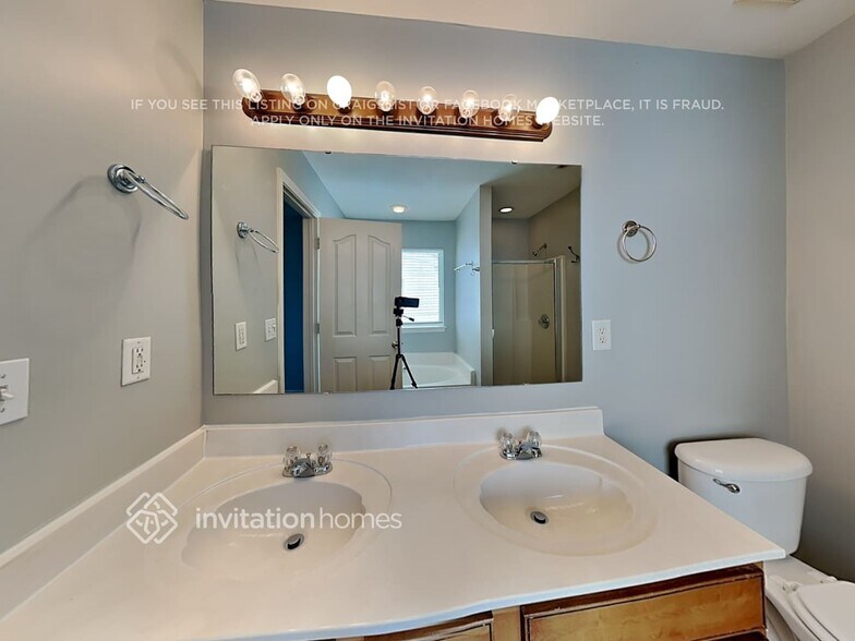 Building Photo - 3013 Saphire Ln