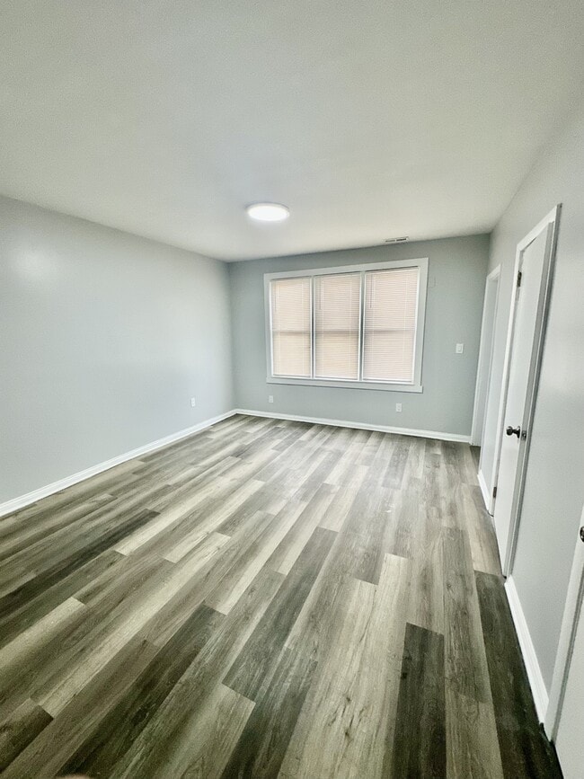 Building Photo - 1917 W 21st St