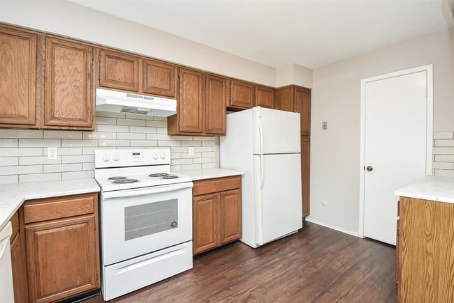 Building Photo - 5809 Village Forest Ct