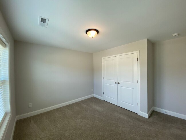 Building Photo - 6260 Kershaw Mdws Rd