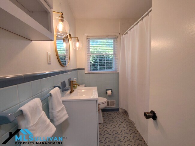 Building Photo - 101 W Roosevelt St