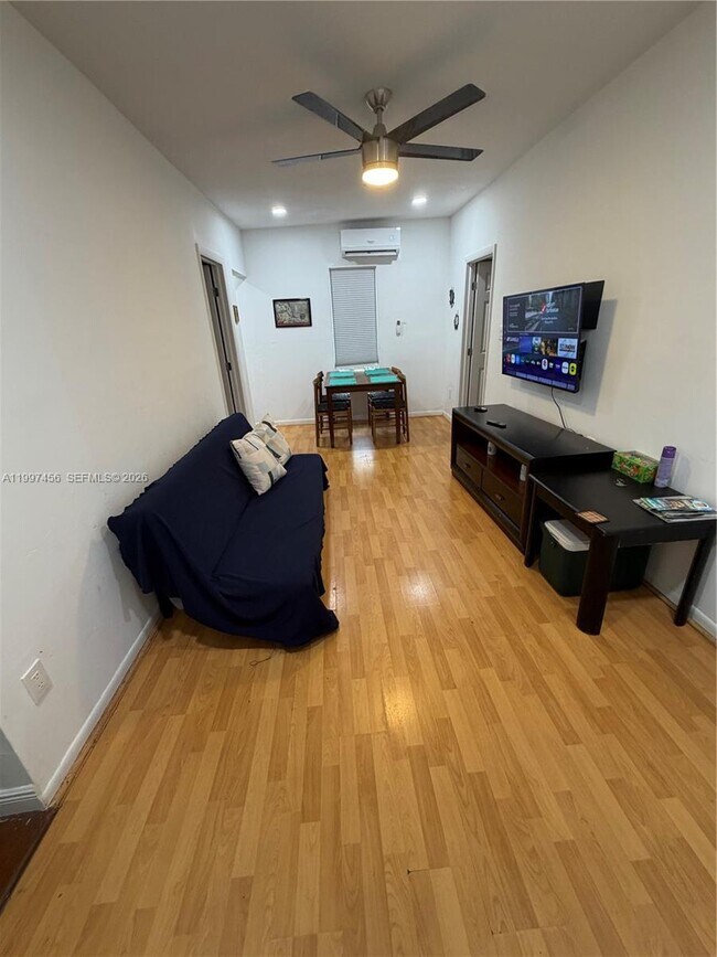 Building Photo - 2160 SW 17th St