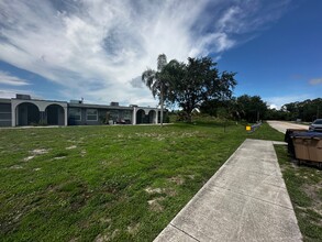 Building Photo - 1157 S Loop Blvd
