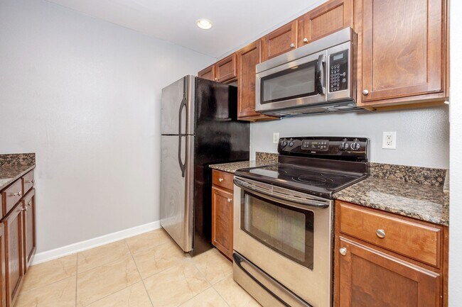 Building Photo - Harbor Landing rental with boat slip, great amenities, and a gated waterfront community lifestyle.