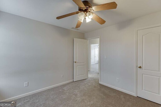 Building Photo - 300 Beckenham Walk Dr