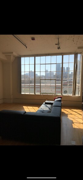 Primary Photo - 420 S San Pedro St