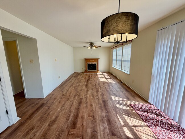 Building Photo - 197 Glenhurst Dr