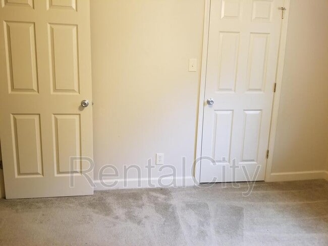 Building Photo - 948 Bear Creek Rd