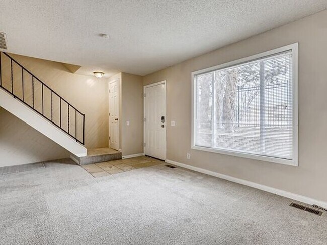 Building Photo - 13046 E Kansas Pl