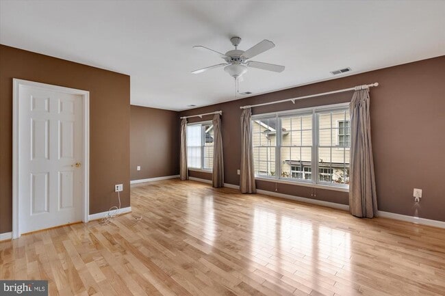 Building Photo - 427 Park Ave