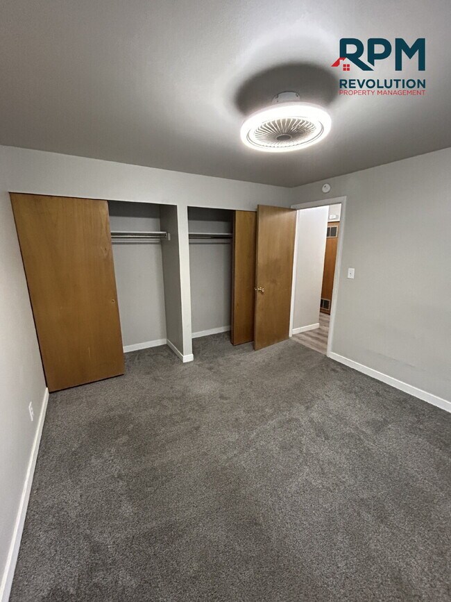 Building Photo - Charming 2-Bed in Washington Terrace