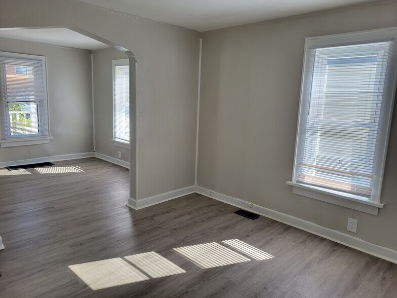 Building Photo - 479 N Eureka Ave