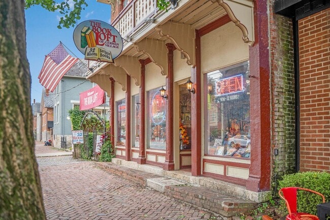 Building Photo - 503 S 3rd St