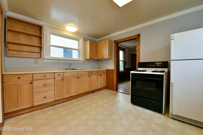 Building Photo - 113 N 3rd Ave