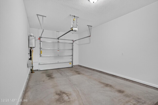 Building Photo - 39 Mellowood Ln