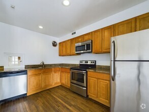 Building Photo - Fairmount 2 bed/1bath Bi-Level on Green St...