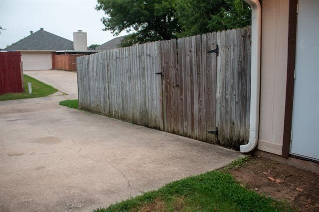 Building Photo - 7220 Blackthorn Dr