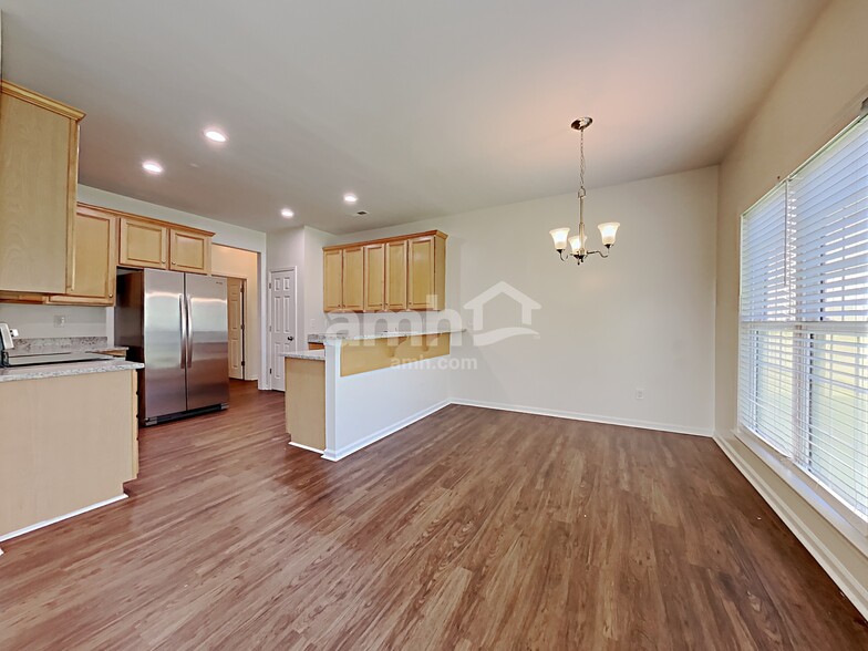 Building Photo - 1140 Boxelder Ln