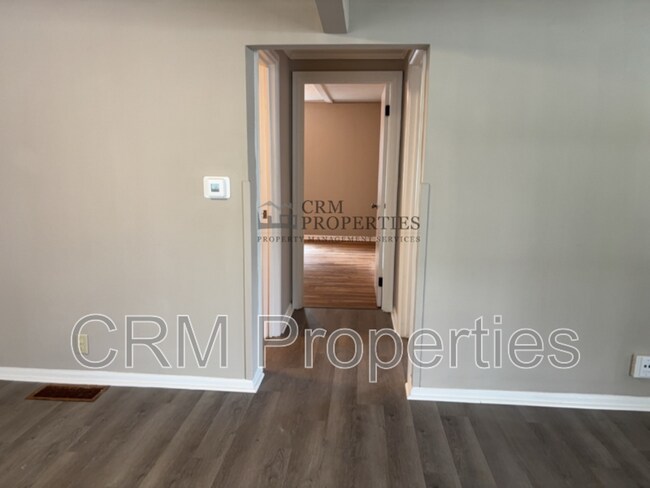 Building Photo - 1019 N McCann St