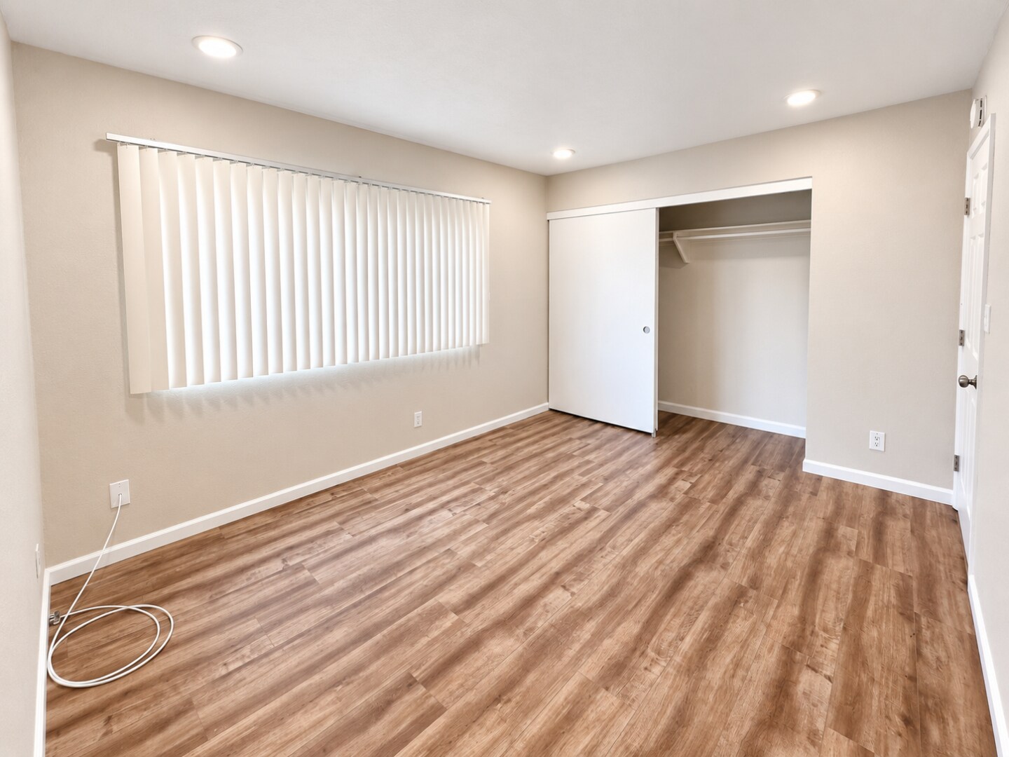 Building Photo - 9906 Buena Vista Dr