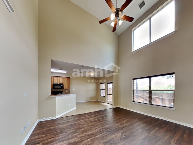 Building Photo - 3706 Boxwood Dr