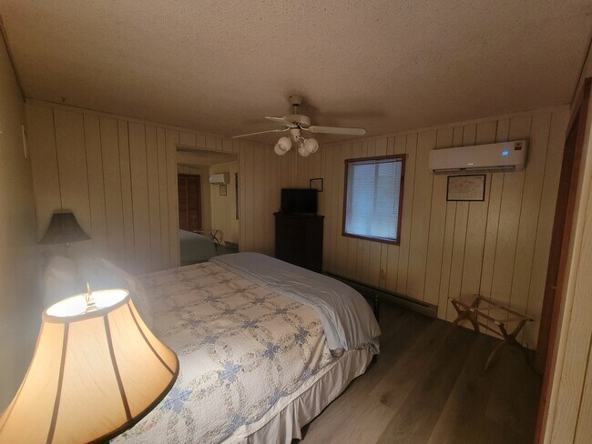 Building Photo - 260 Shuler Dr