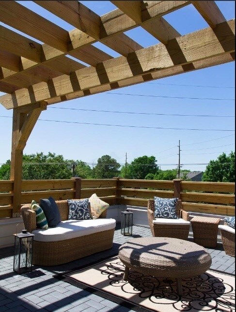 Building Photo - East Nashville with Roof-top Deck and 2 car garage!!