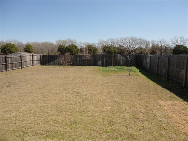 Building Photo - 937 Iona Dr