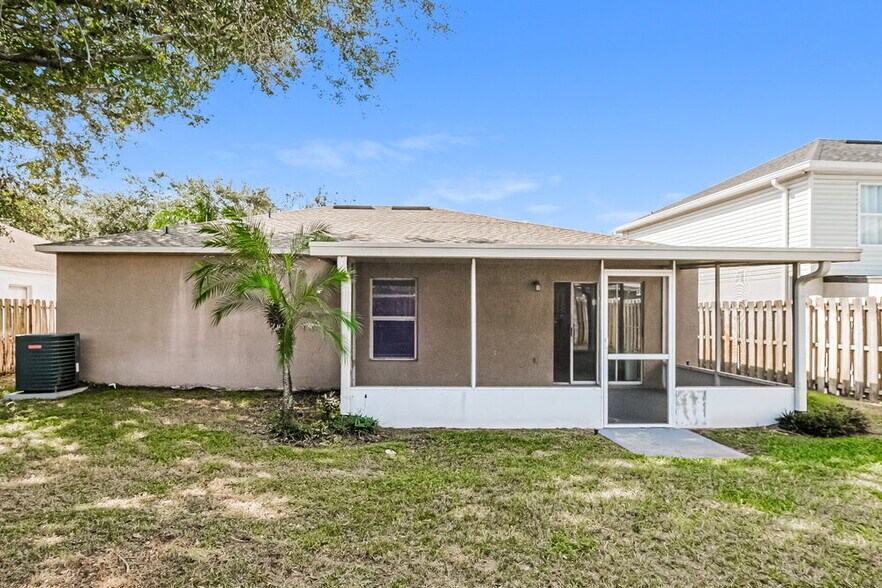 Building Photo - 12934 Lake Vista Dr