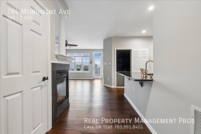 Building Photo - 784 Monument Ave