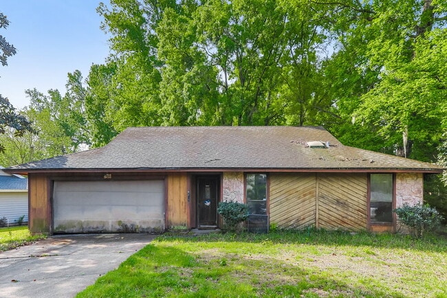 Building Photo - 6267 Island Forest Dr