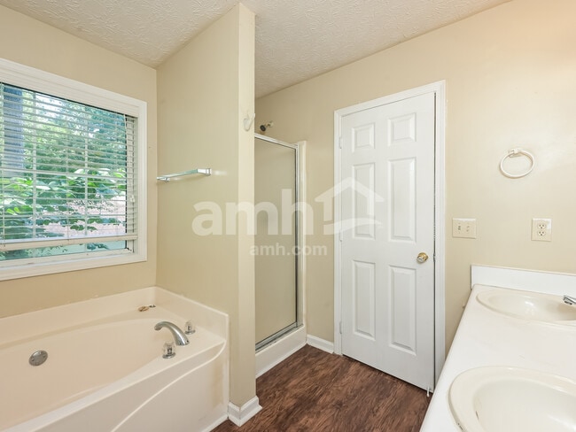 Building Photo - 154 Azalea Dr